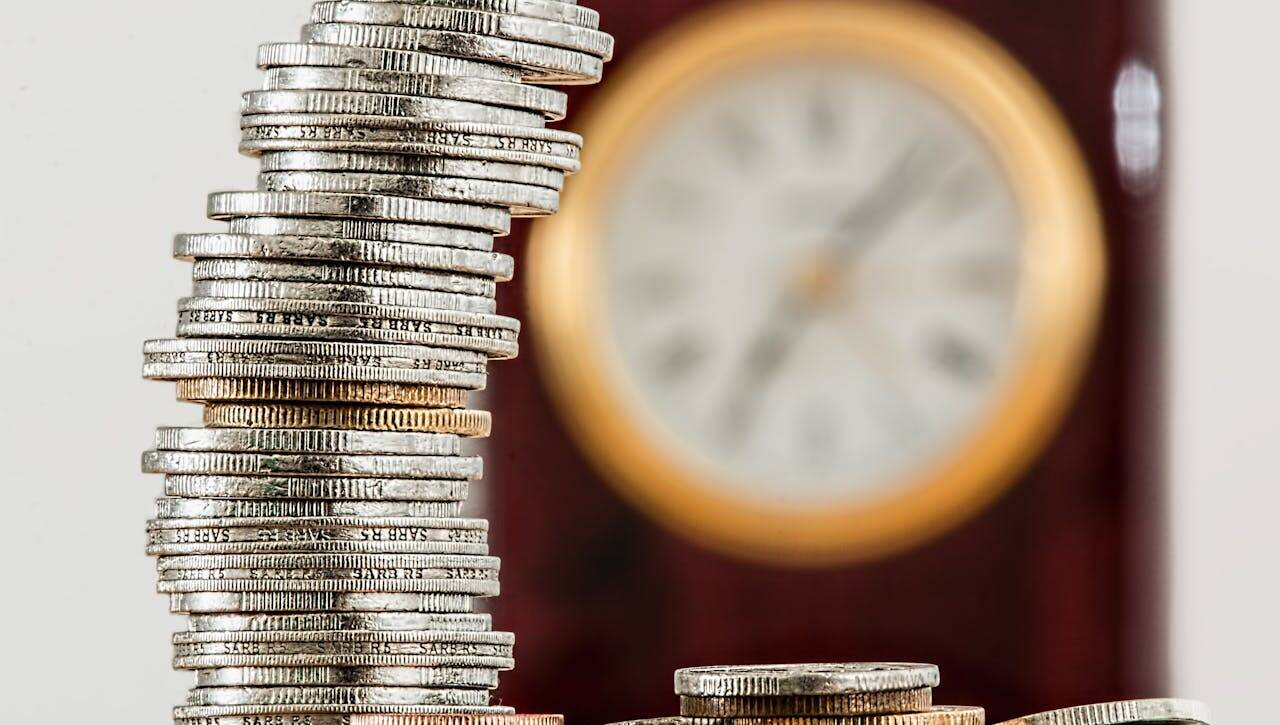 ¿Cuál es la diferencia entre ahorro e inversión?