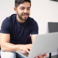 Negocios en casa con poca inversión: guía práctica para arrancar tu próximo proyecto
